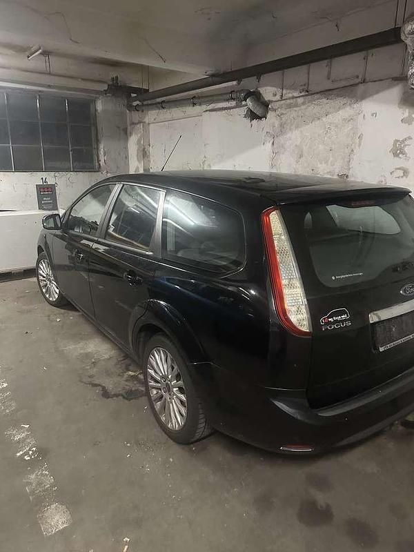 Schwarz Gebraucht 2008 Ford Focus Titanium Kombi | 850 € (Superpreis) - Bild 1/4