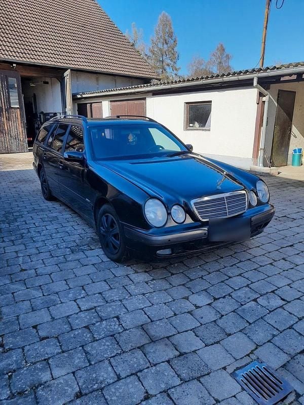 Gebraucht Mercedes E200 Avantgarde 163 PS (119 kW) 2003 Schwarz Kombi