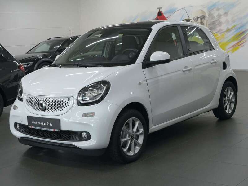 Gebraucht Smart ForFour Passion 90 PS (66 kW) 2019 Karosserie in white Kleinwagen