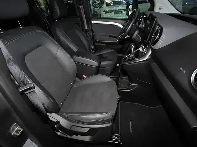 Gebraucht Mercedes T180 Progressive 116 PS (85 kW) 2024 Grau Van / Kleinbus
