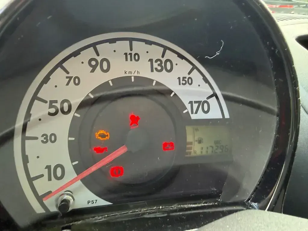 Gebraucht Toyota Aygo 68 PS (50 kW) 2012 Grau Kleinwagen