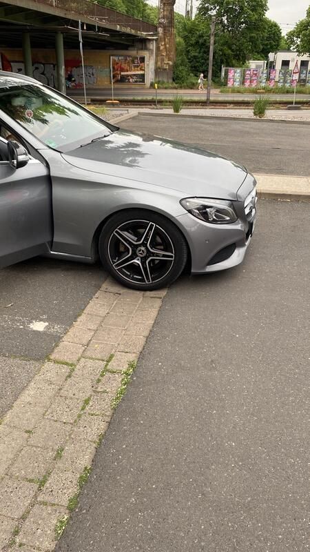Grau Gebraucht 2014 Mercedes C220 Kombi | 15.000 € (Teuer) - Bild 1/4