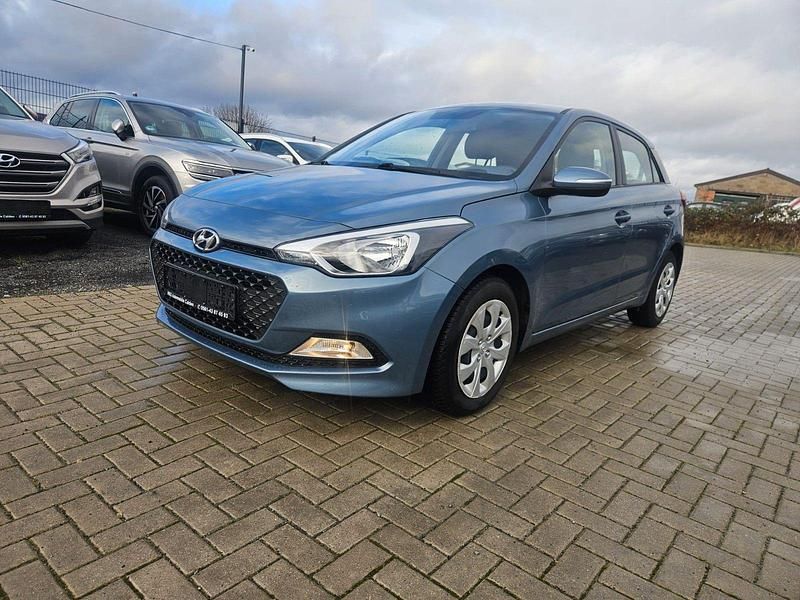 Aqua sparkling Gebraucht 2017 Hyundai i20 Classic Kleinwagen | 8.950 € (Fairer Preis) - Bild 1/4