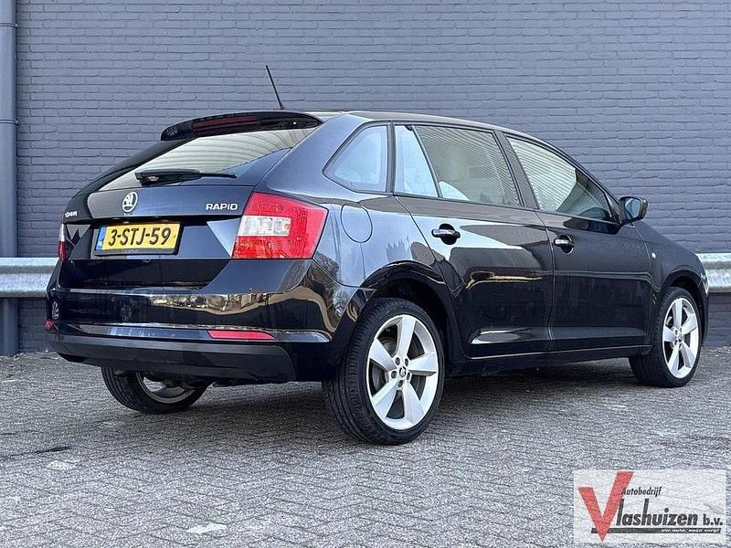 Gebraucht Skoda Rapid Elegance 86 PS (63 kW) 2014 Schwarz Kleinwagen