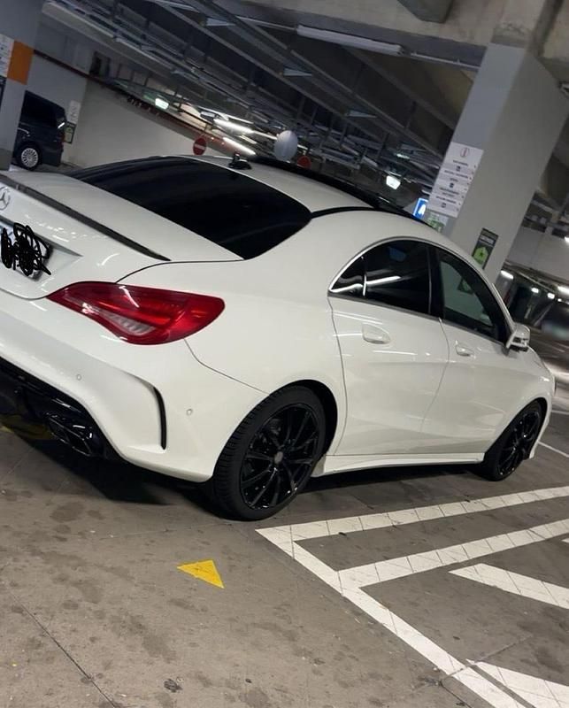 Gebraucht Mercedes CLA250 AMG line 211 PS (155 kW) 2015 Weiß Limousine