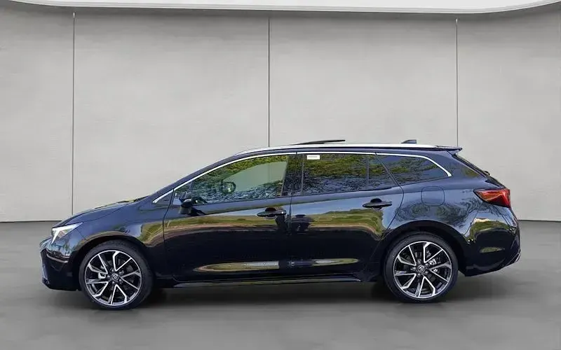 Neu Toyota Corolla Lounge 178 PS (130 kW) 2026 Schwarz Kombi