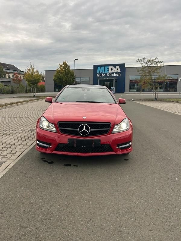 Gebraucht Mercedes C250 204 PS (150 kW) 2012 Rot Coupé