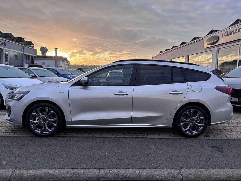 Neu Ford Focus ST-Line X 155 PS (114 kW) 2025 Moondust silver metallic Kombi