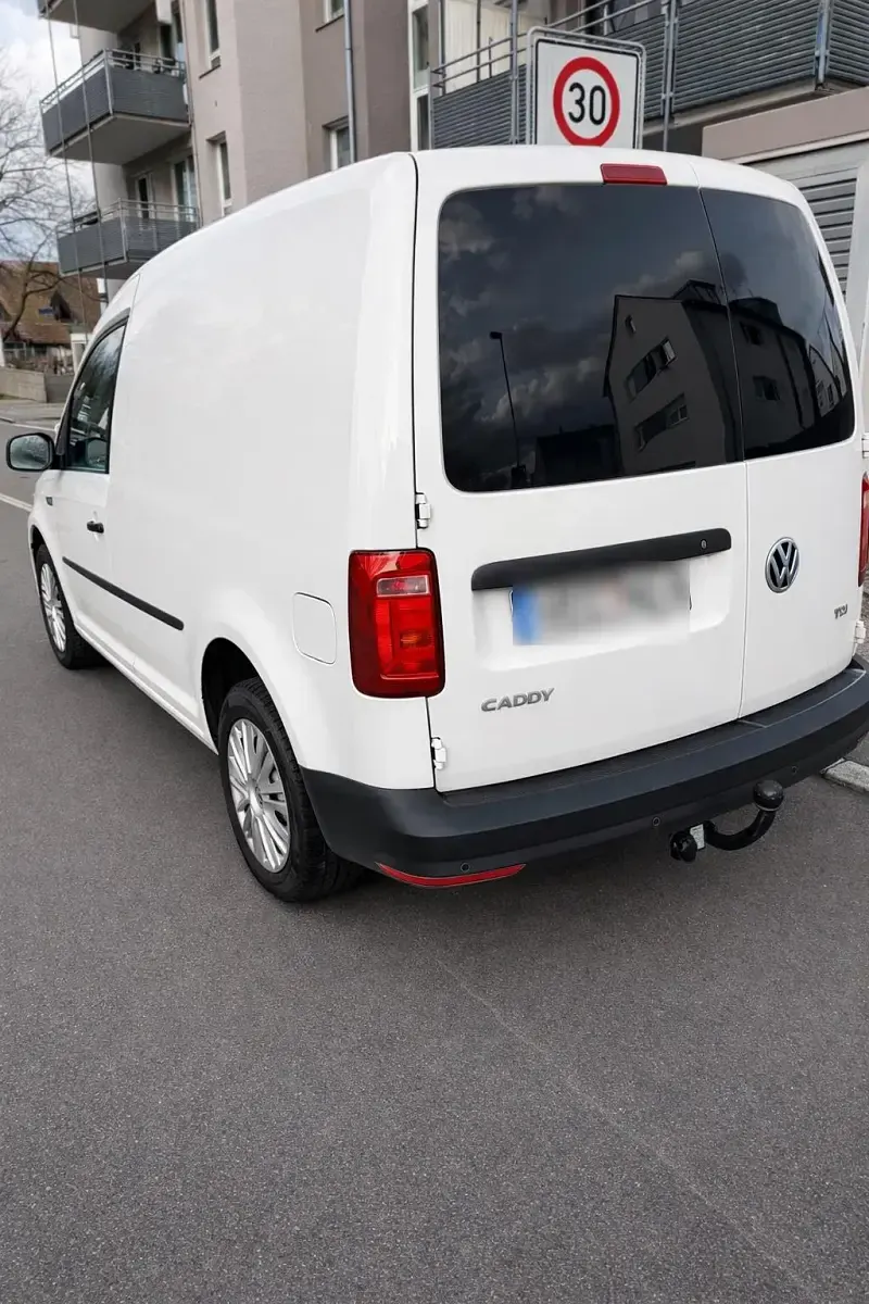 Usado VW Caddy 102 HP (75 kW) 2017 Branco Monovolume