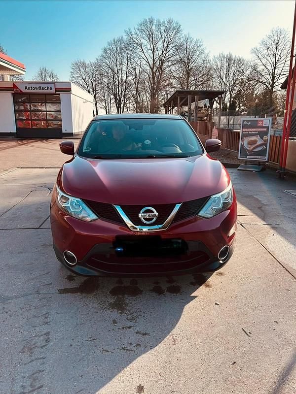 Gebraucht Nissan Qashqai 131 PS (96 kW) 2016 Rot SUV