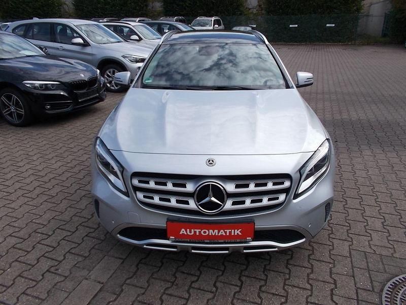 Gebraucht Mercedes GLA220 184 PS (135 kW) 2019 Silber SUV