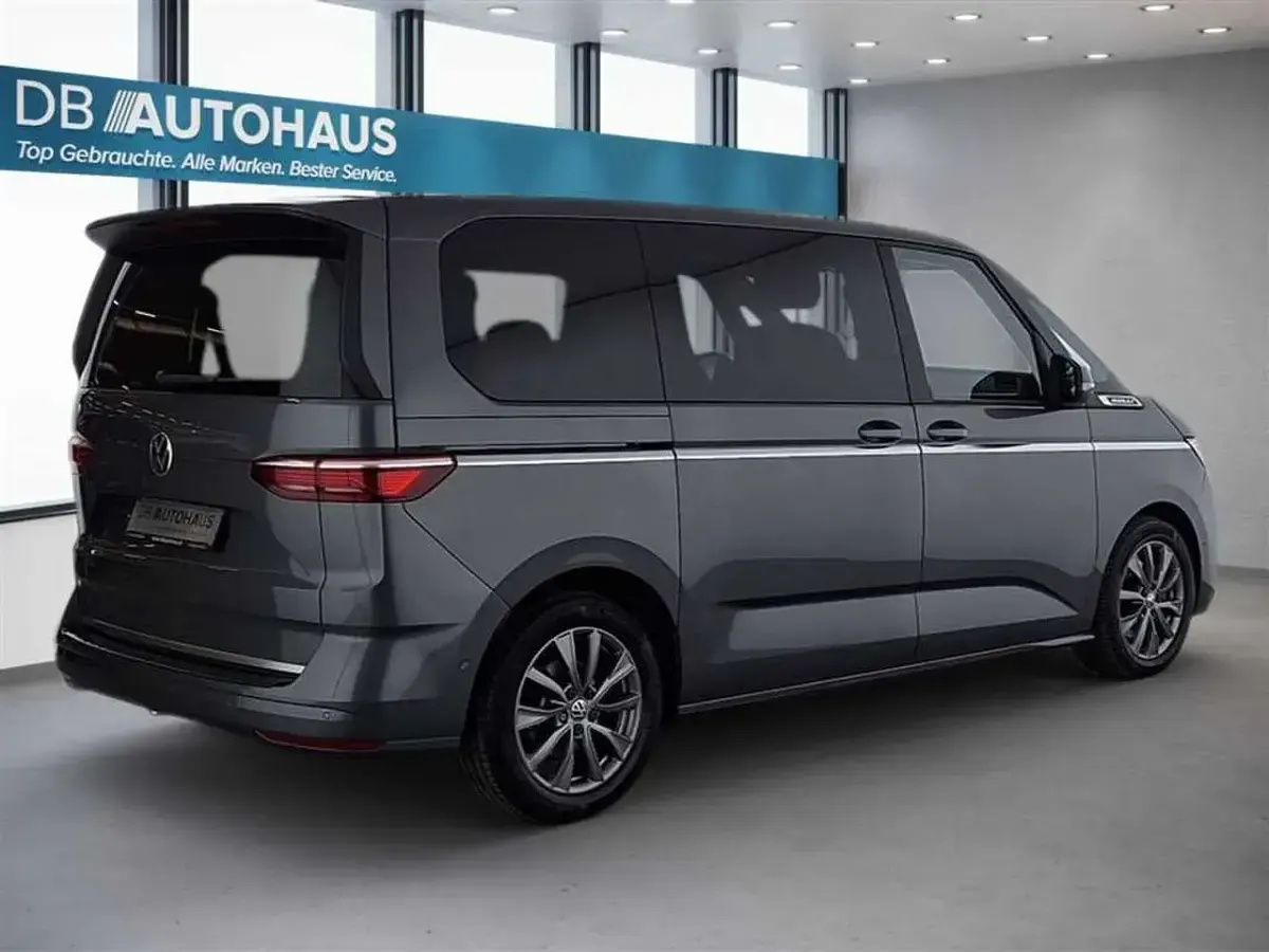 Gebraucht VW Multivan Style 204 PS (150 kW) 2023 Grau Van / Kleinbus