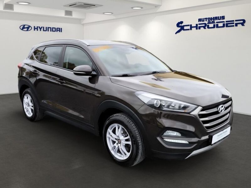 Gebraucht Hyundai Tucson 116 PS (85 kW) 2017 Demitasse brown SUV