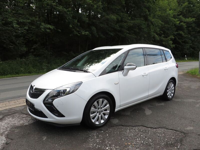 Weiß Gebraucht 2016 Opel Zafira Tourer Innovation Van / Kleinbus | 13.999 € (Teuer) - Bild 1/4