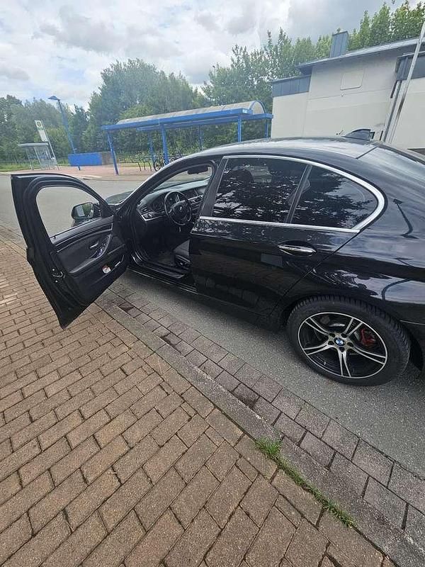 Gebraucht BMW 520 184 PS (135 kW) 2014 Limousine