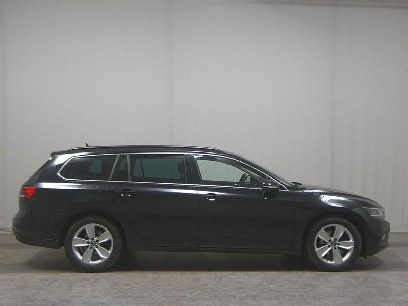 Gebraucht VW Passat Elegance 200 PS (147 kW) 2022 Schwarz Kombi