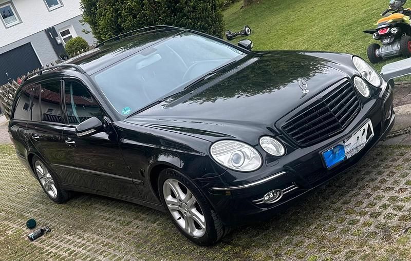 Schwarz Gebraucht 2007 Mercedes E280 Kombi | 3.300 € (Guter Preis) - Bild 1/4