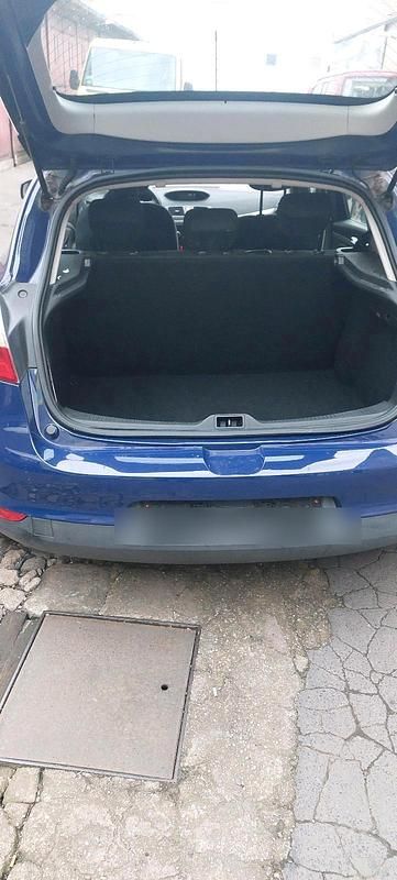 Gebraucht Renault Mégane 100 PS (73 kW) 2010 Blau Limousine