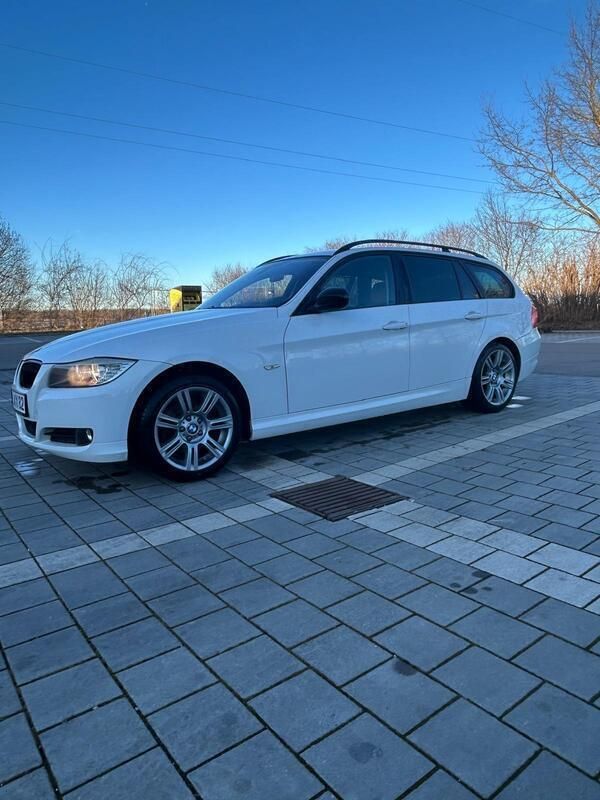 Weiß Gebraucht 2009 BMW 318 Kombi | 6.000 € (Teuer) - Bild 1/4