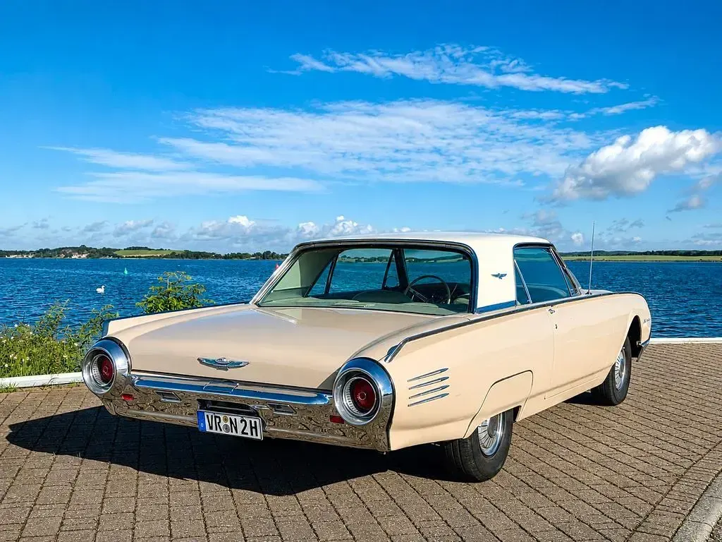 Gebraucht Ford V8 300 PS (220 kW) 1961 Beige Coupé