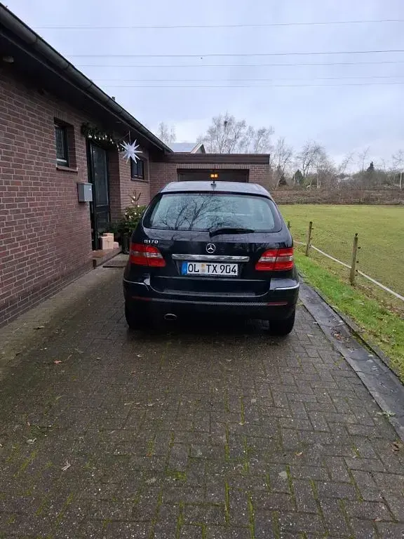Gebraucht Mercedes B170 116 PS (85 kW) 2008 Schwarz Van / Kleinbus