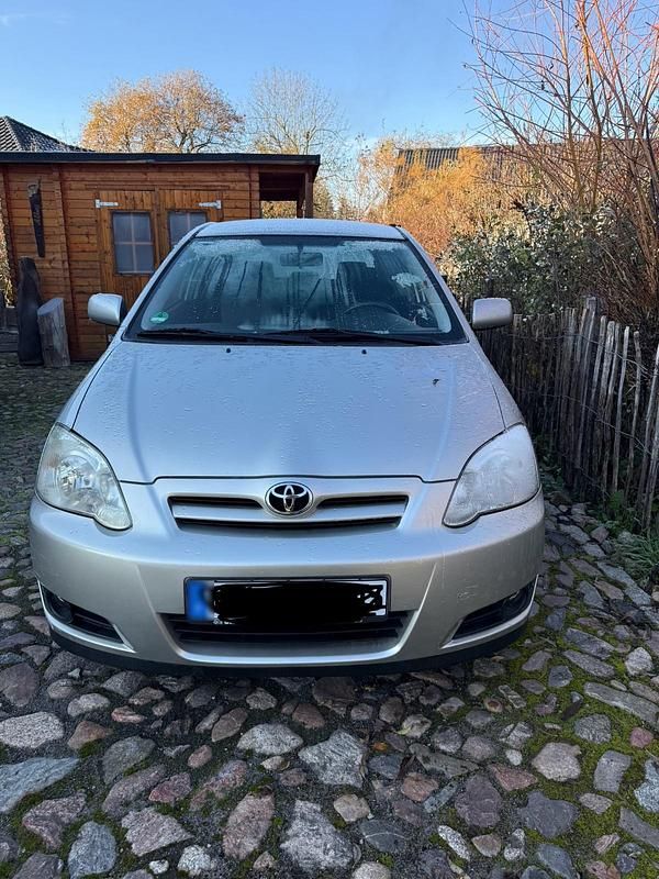 Gebraucht Toyota Corolla 97 PS (71 kW) 2007 Silber Kleinwagen