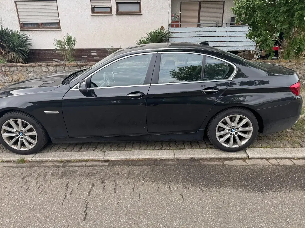 Gebraucht BMW 525 Luxury Line 218 PS (160 kW) 2016 Schwarz Limousine