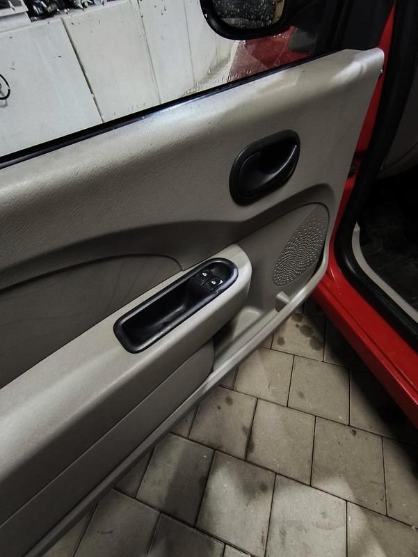 Gebraucht Renault Twingo 60 PS (44 kW) 2008 Rot Kleinwagen