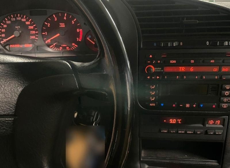 Gebraucht BMW 318 Cabriolet 116 PS (85 kW) 1997 Grün Cabrio