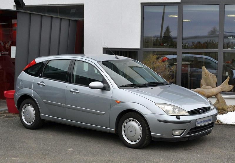 Gebraucht Ford Focus Ghia 130 PS (95 kW) 2004 Grau Limousine