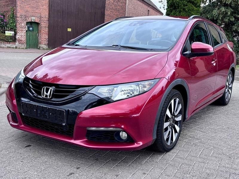 Rot Gebraucht 2014 Honda Civic Sport Kombi | 6.990 € (Fairer Preis) - Bild 1/4