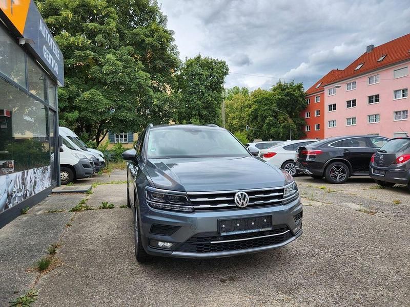 Gebraucht VW Tiguan Allspace Highline 190 PS (139 kW) 2018 Platinum grey metallic SUV