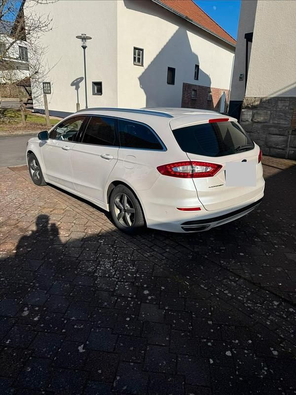 Gebraucht Ford Mondeo Titanium 179 PS (131 kW) 2016 Weiß Kombi