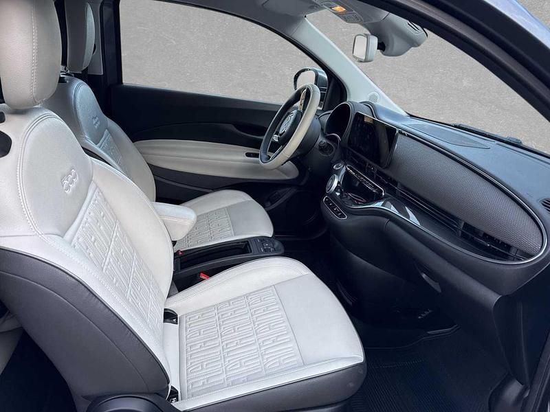 Gebraucht Fiat 500e La Prima 86 kW (118 PS) 2023 Mineralgrau metallic Limousine