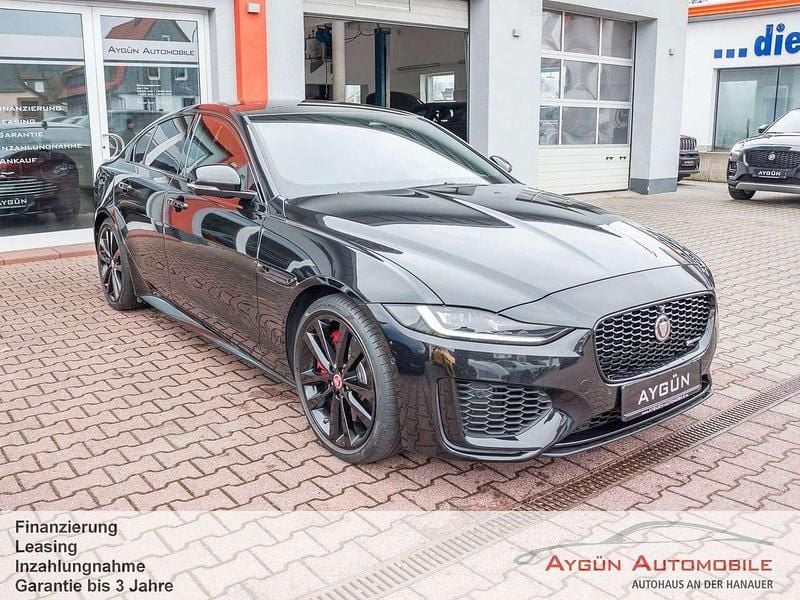 Gebraucht Jaguar XE R-Dynamic 250 PS (183 kW) 2021 Santorini black Limousine
