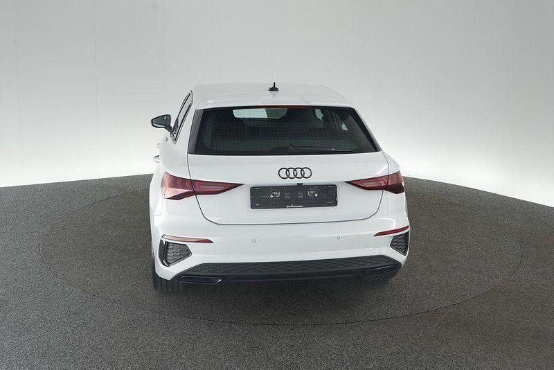 Gebraucht Audi A3 S-Line 150 PS (110 kW) 2024 Gletscherweiß metallic Limousine