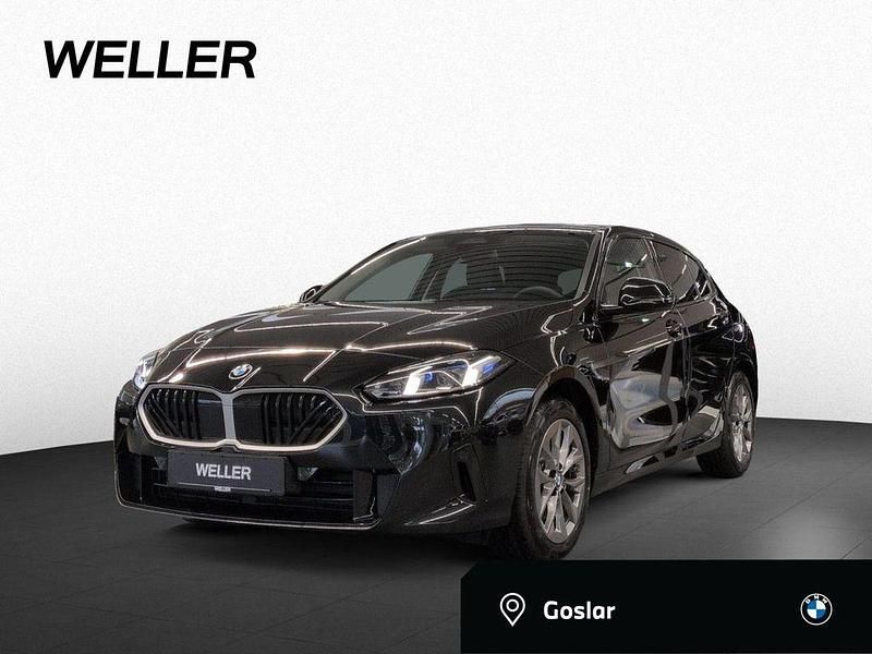 Black sapphire Neu 2025 BMW 118 Comfort Edition Kleinwagen | 39.990 € (Teuer) - Bild 1/4
