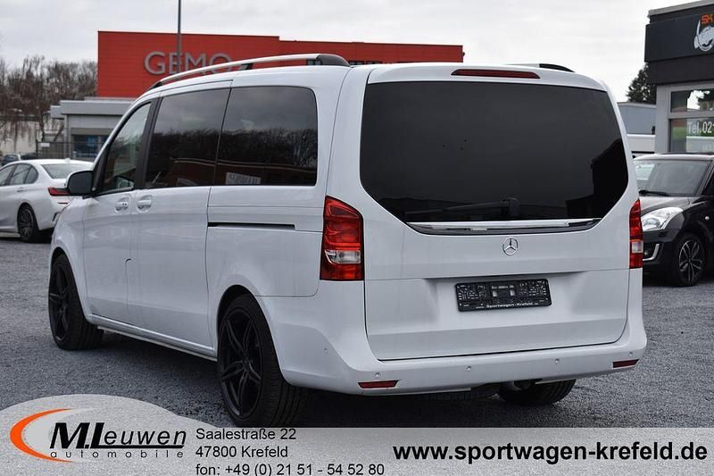 Gebraucht Mercedes V250 Avantgarde 190 PS (139 kW) 2019 Obsidianschwarz metallic Van / Kleinbus