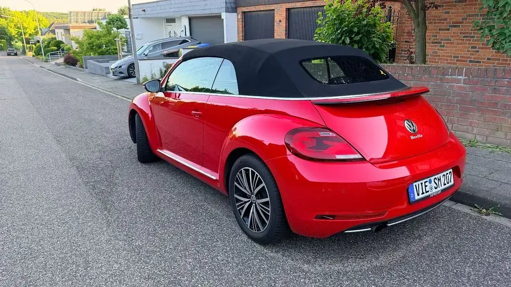 Gebraucht VW Beetle Sound 105 PS (77 kW) 2017 Rot Kleinwagen