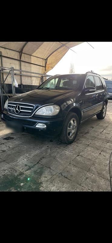 Gebraucht Mercedes ML270 163 PS (119 kW) 2001 Blau SUV