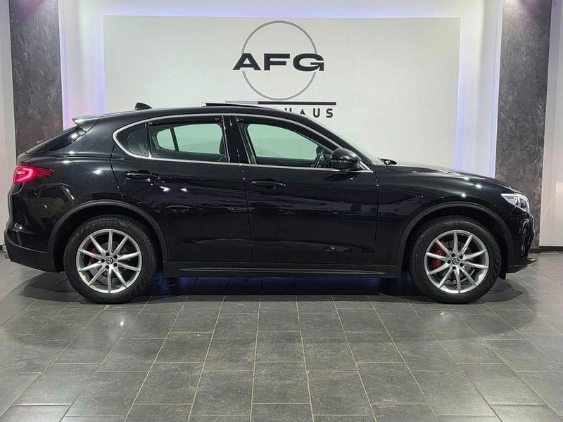 Gebraucht Alfa Romeo Stelvio 209 PS (153 kW) 2017 Schwarz SUV