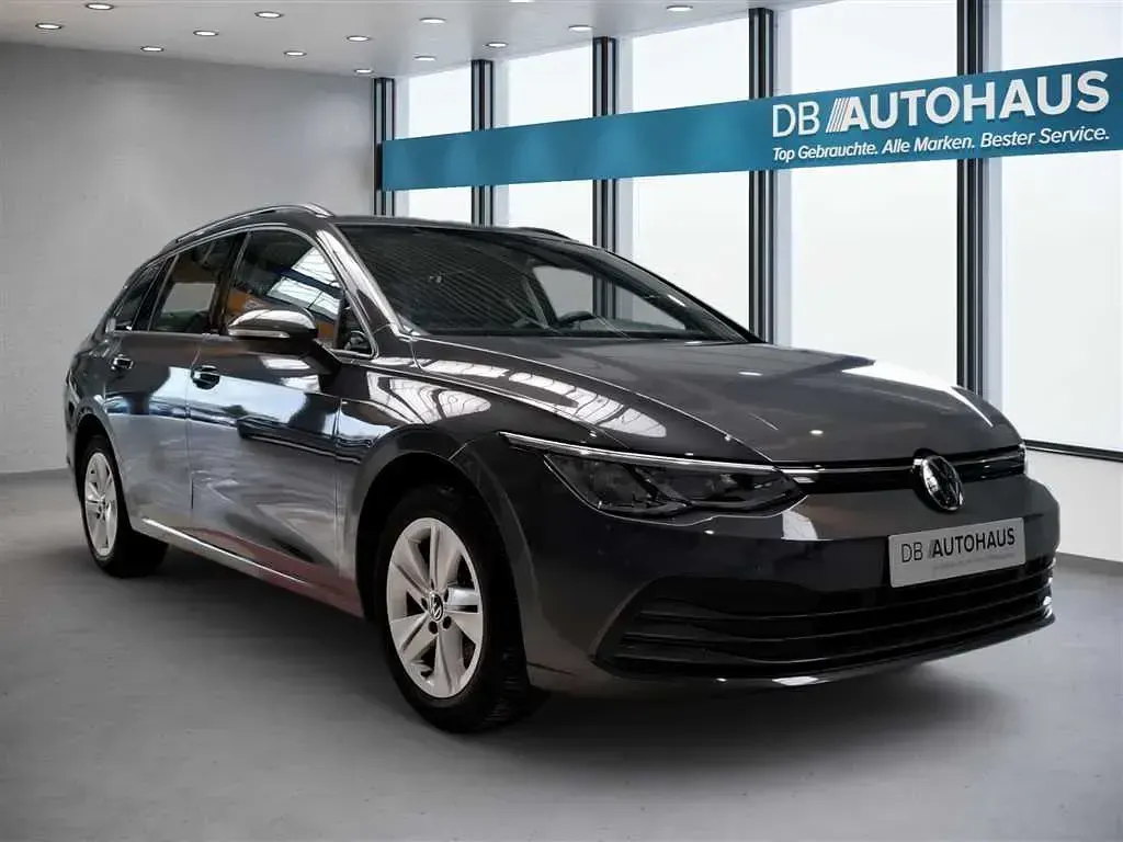 Gebraucht VW Golf VIII Life 110 PS (80 kW) 2024 Grau Kombi