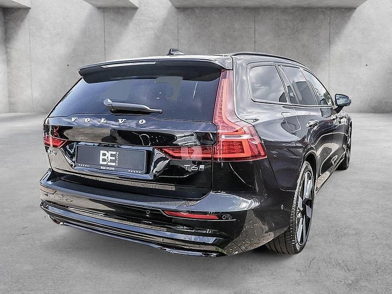 Gebraucht Volvo V60 Plus 398 PS (292 kW) 2024 Schwarz Kombi