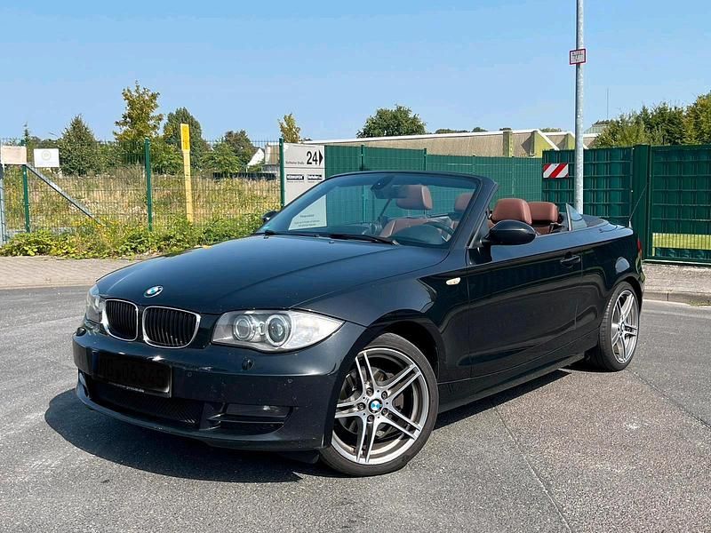 Schwarz Gebraucht 2010 BMW 120 Cabriolet Cabrio | 5.290 € (Fairer Preis) - Bild 1/4