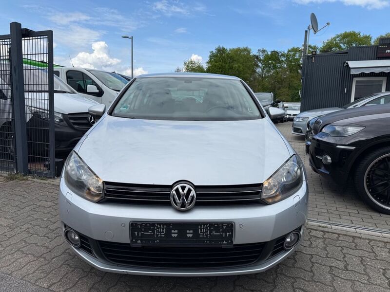 Silber Gebraucht 2010 VW Golf VI Team Limousine | 8.999 € (Fairer Preis) - Bild 1/4