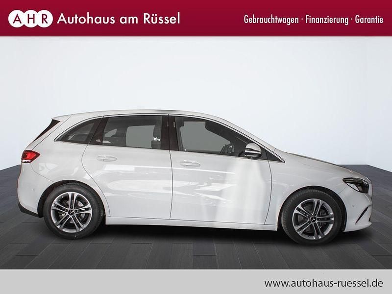 Gebraucht Mercedes B200 150 PS (110 kW) 2020 Polarweiss Van / Kleinbus