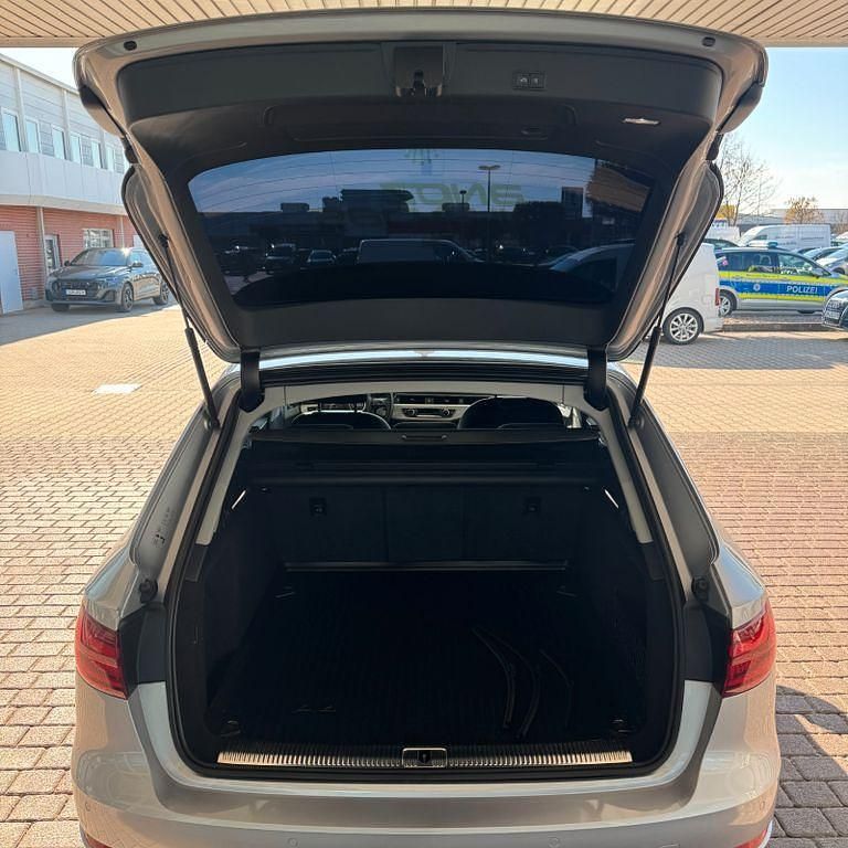 Gebraucht Audi A4 Design 150 PS (110 kW) 2017 Silber Kombi