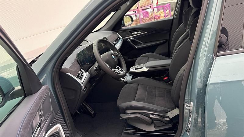 Neu BMW X1 Efficient Dynamics 204 PS (150 kW) 2026 Cape york grün metallic SUV