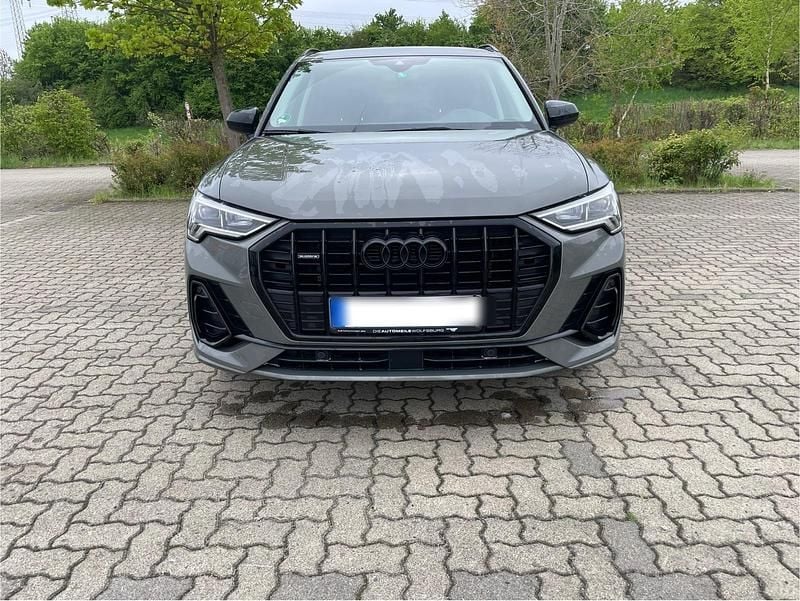 Grau Gebraucht 2019 Audi Q3 S-Line SUV | 27.999 € (Fairer Preis) - Bild 1/4