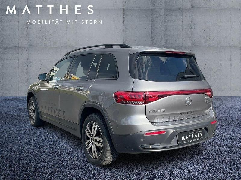 Gebraucht Mercedes EQB250 Night 139 kW (190 PS) 2022 Mountaingrau  met. (metallic) SUV